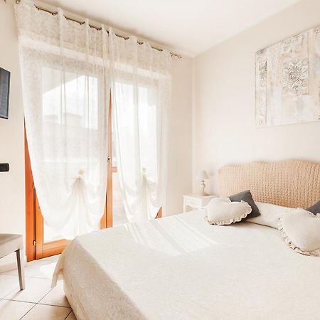 Casa Vacanze Giramondo 피우미치노 외부 사진