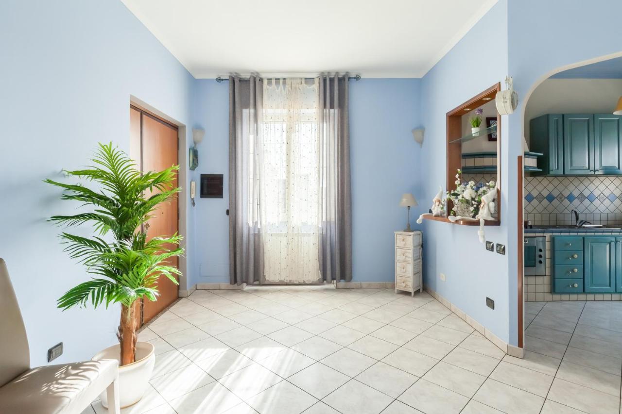 Casa Vacanze Giramondo 피우미치노 외부 사진