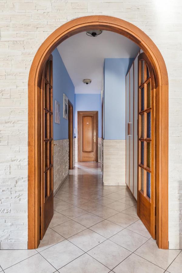 Casa Vacanze Giramondo 피우미치노 외부 사진