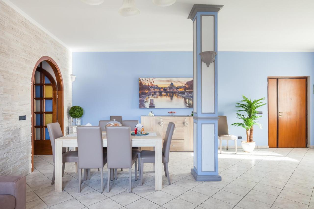 Casa Vacanze Giramondo 피우미치노 외부 사진