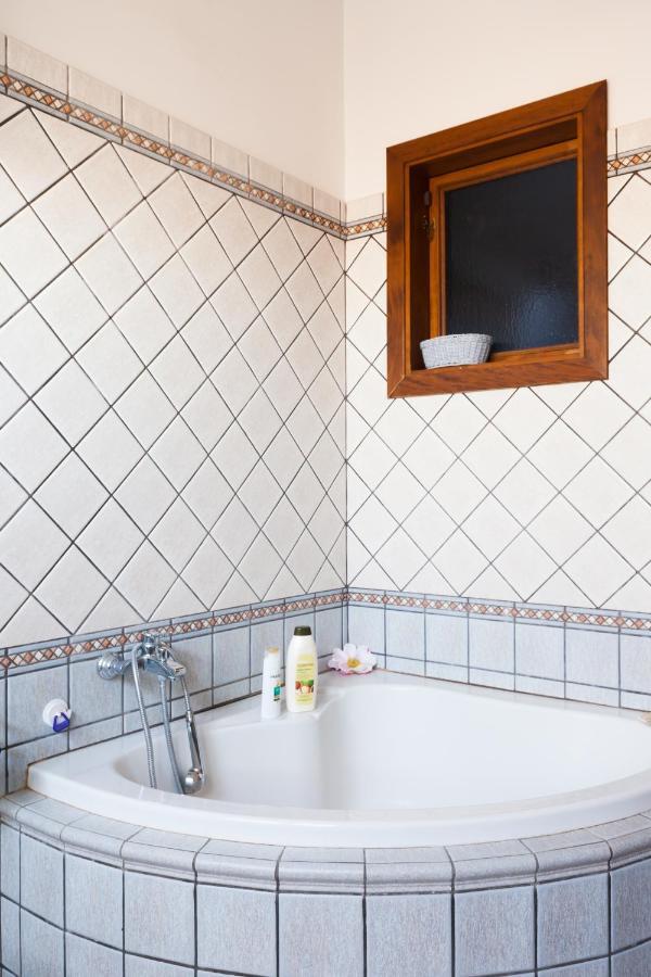 Casa Vacanze Giramondo 피우미치노 외부 사진