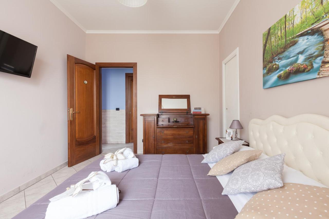 Casa Vacanze Giramondo 피우미치노 외부 사진