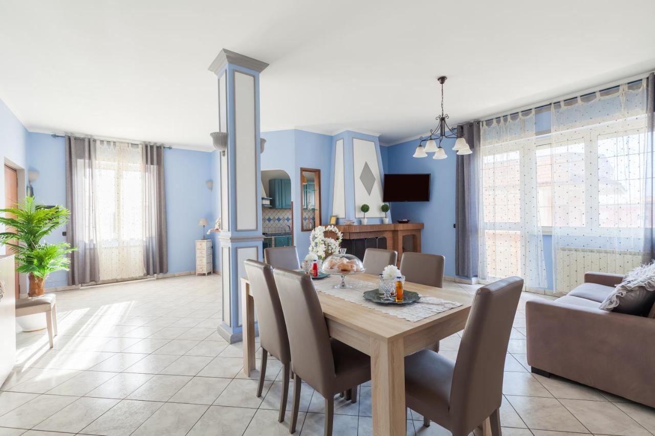 Casa Vacanze Giramondo 피우미치노 외부 사진