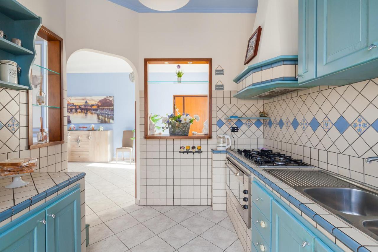 Casa Vacanze Giramondo 피우미치노 외부 사진