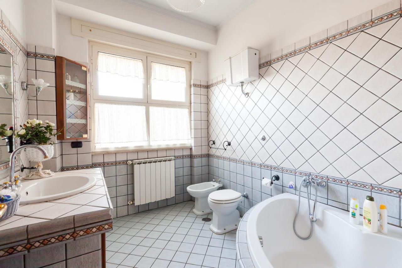 Casa Vacanze Giramondo 피우미치노 외부 사진