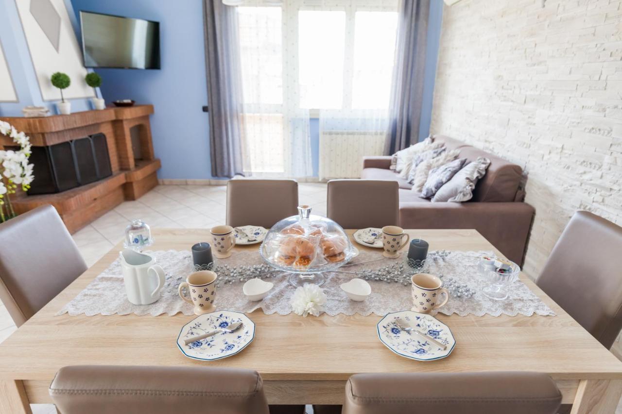 Casa Vacanze Giramondo 피우미치노 외부 사진