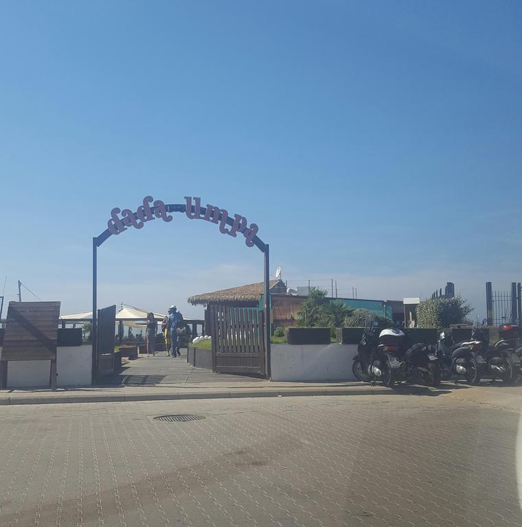Casa Vacanze Giramondo 피우미치노 외부 사진