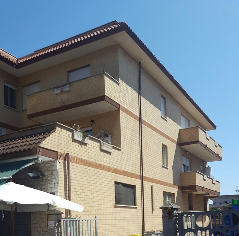 Casa Vacanze Giramondo 피우미치노 외부 사진