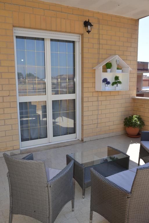 Casa Vacanze Giramondo 피우미치노 외부 사진