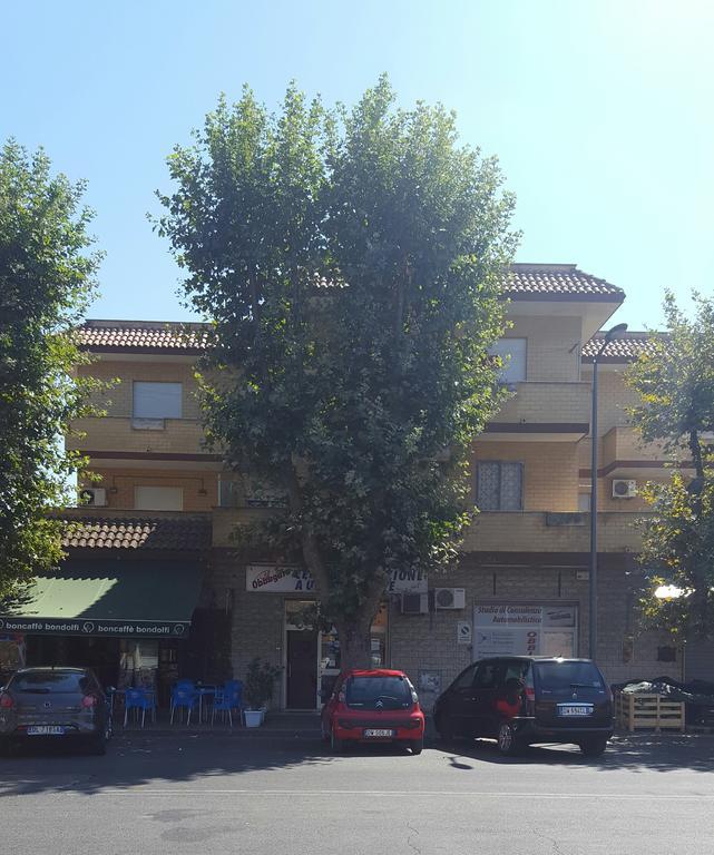 Casa Vacanze Giramondo 피우미치노 외부 사진